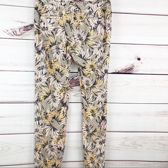 P84 Maaji Draw String Pants With foliage print - Picture 2 of 6